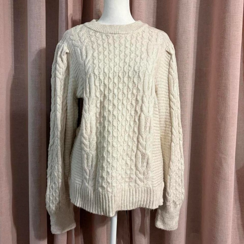 Crown & Ivy Cream Cable Knit Sweater